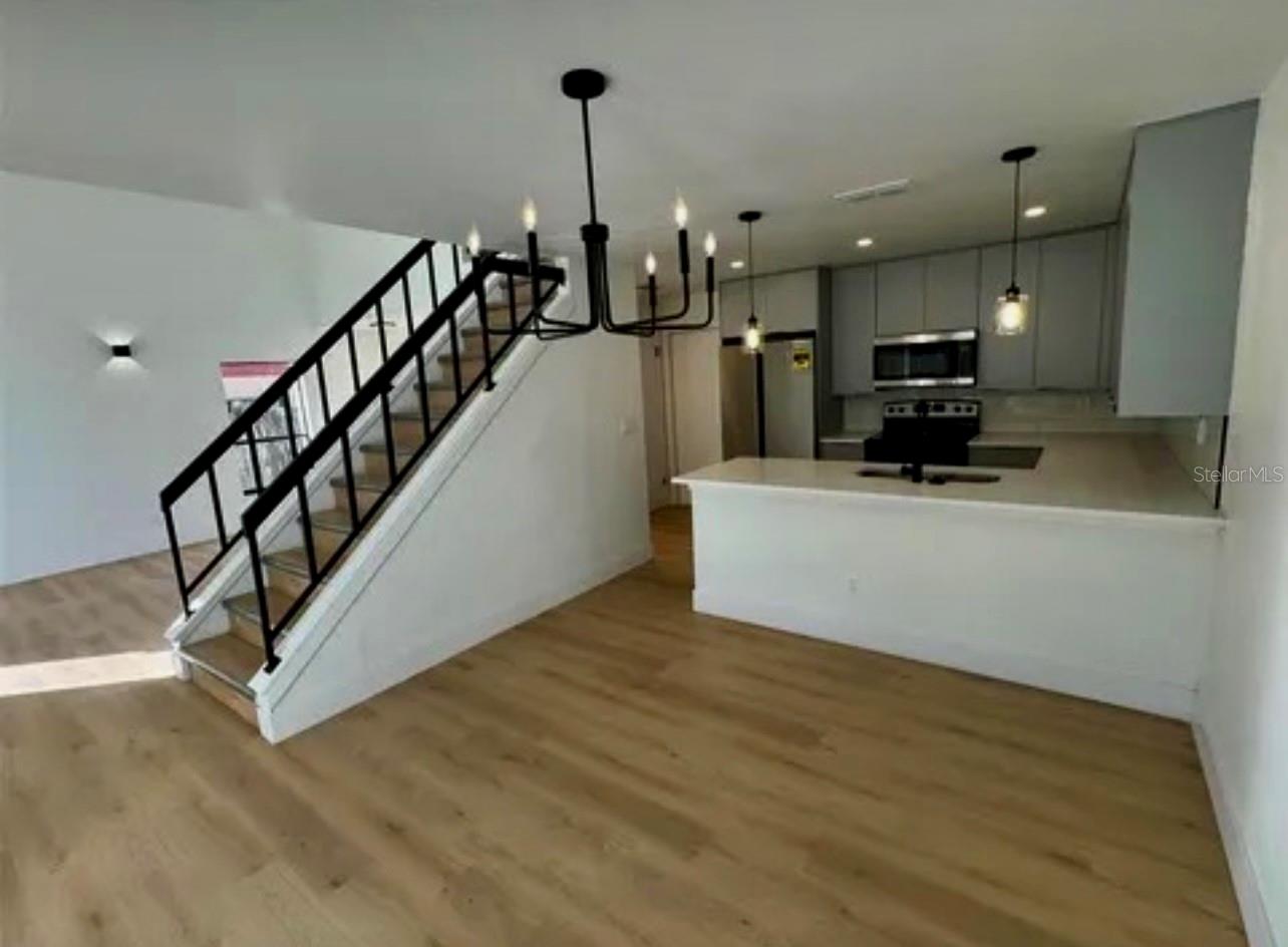 Image 6 of 15 For 640 Macduff Lane B