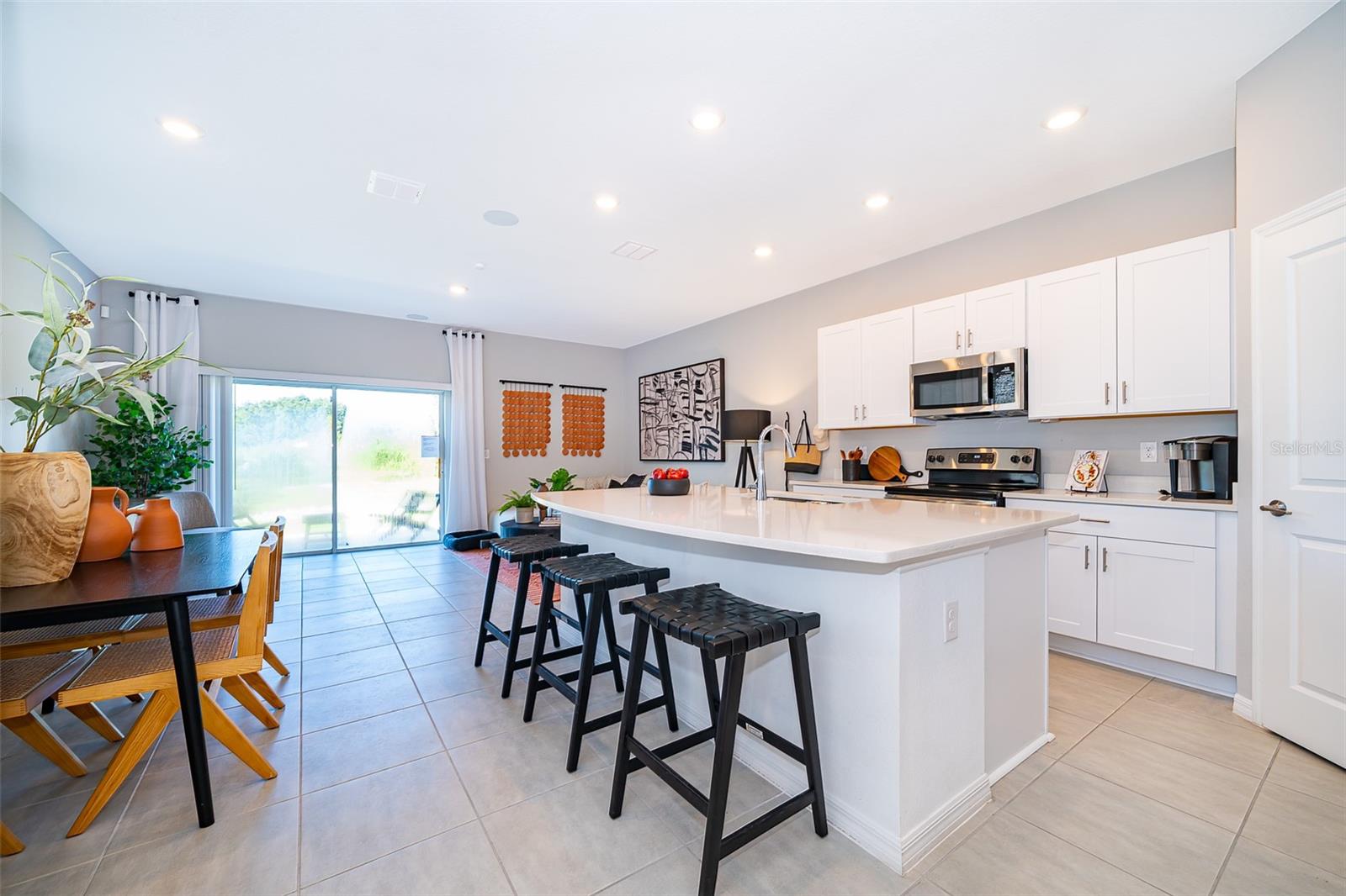 Image 4 of 30 For 2596 Penguin Boulevard