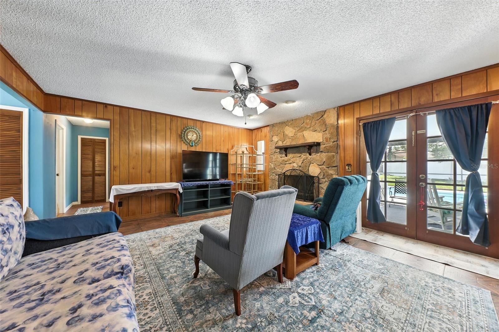 Image 6 of 25 For 1515 Colonist Court