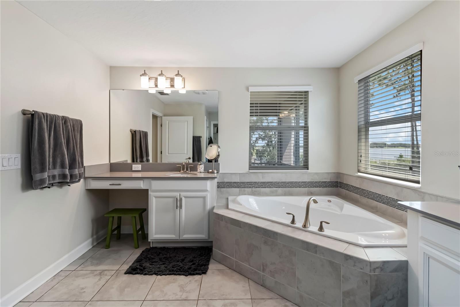 Image 32 of 67 For 3404 Shallow Cove Lane