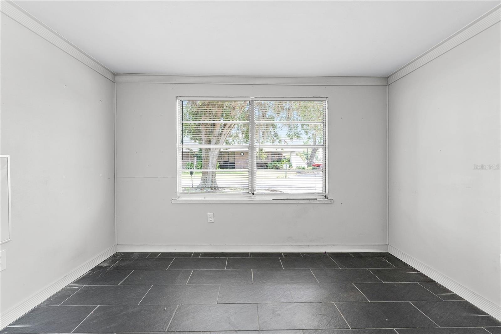 Image 7 of 28 For 25 Pinecrest Avenue