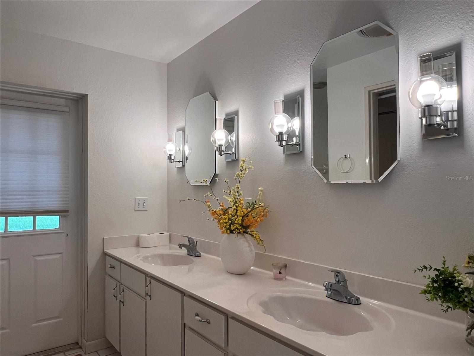 Image 16 of 27 For 4093 Lippman Road