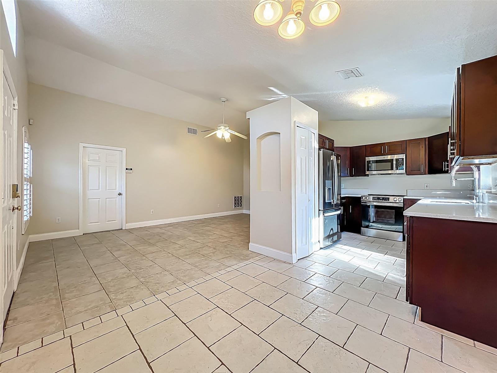 Image 11 of 39 For 1115 Naples Drive