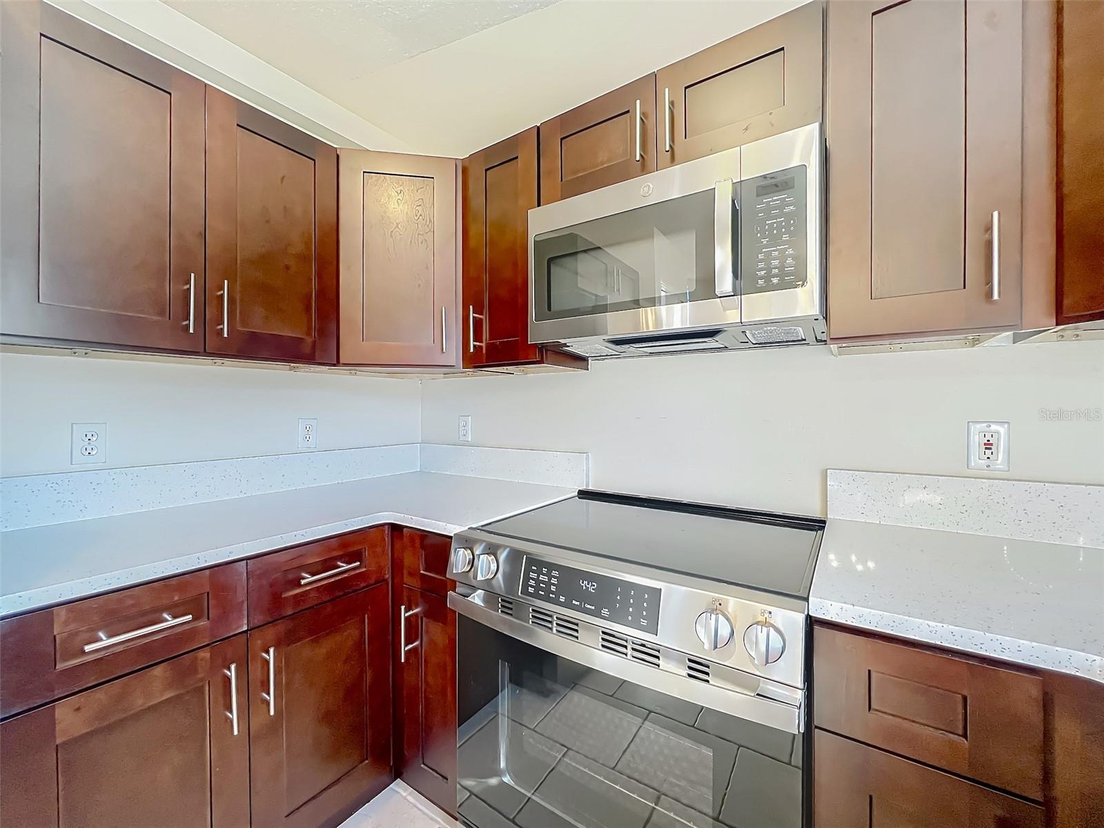 Image 16 of 39 For 1115 Naples Drive