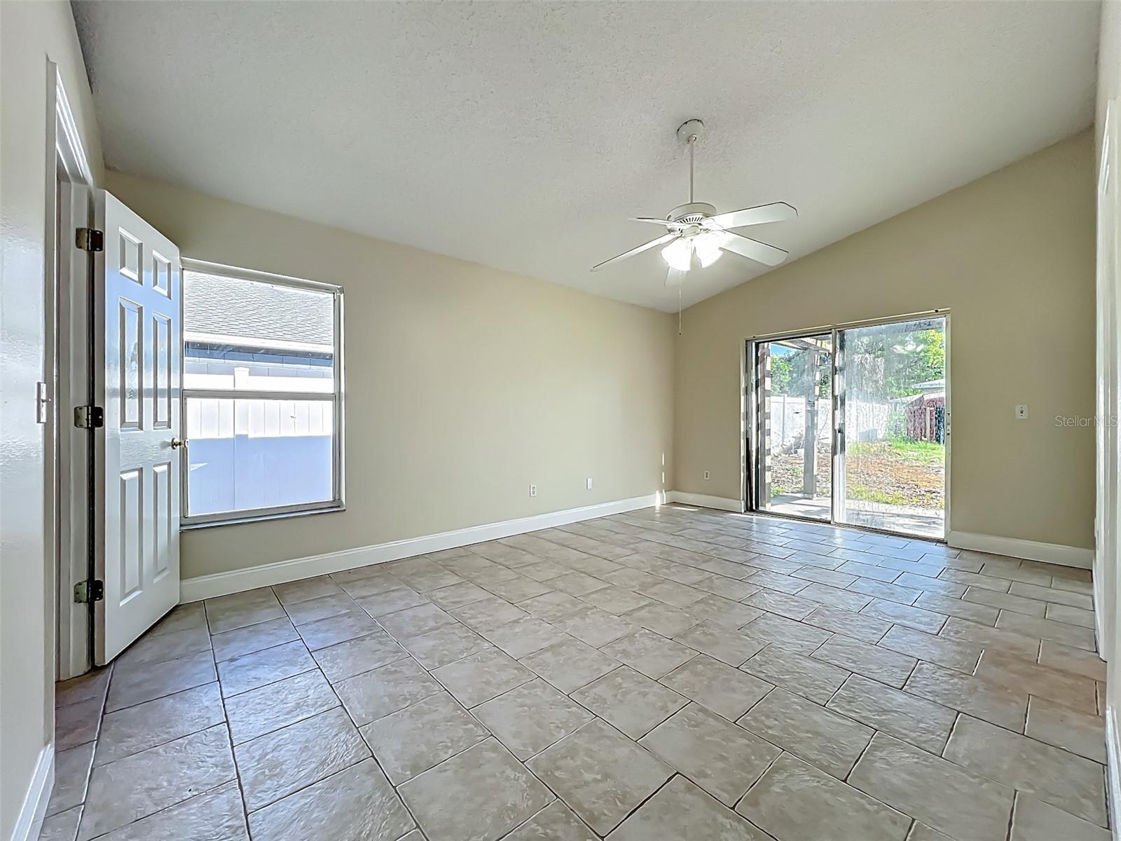 Image 18 of 39 For 1115 Naples Drive