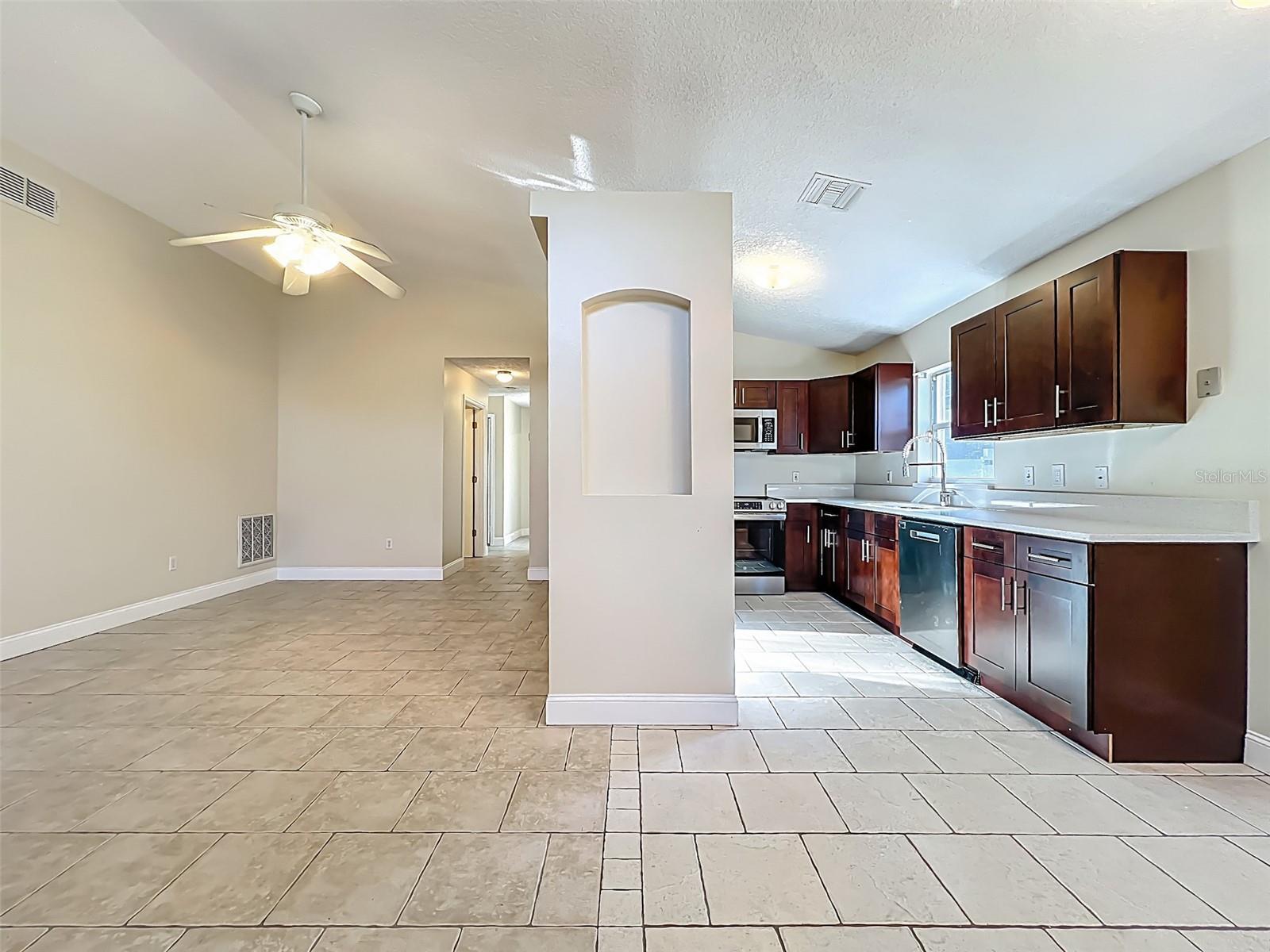 Image 5 of 39 For 1115 Naples Drive