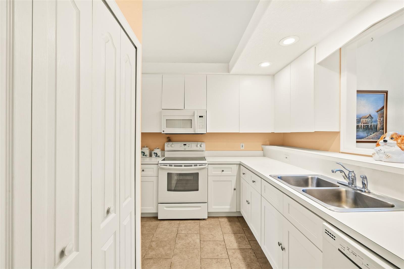 Image 13 of 41 For 12659 Kingsway Circle A1