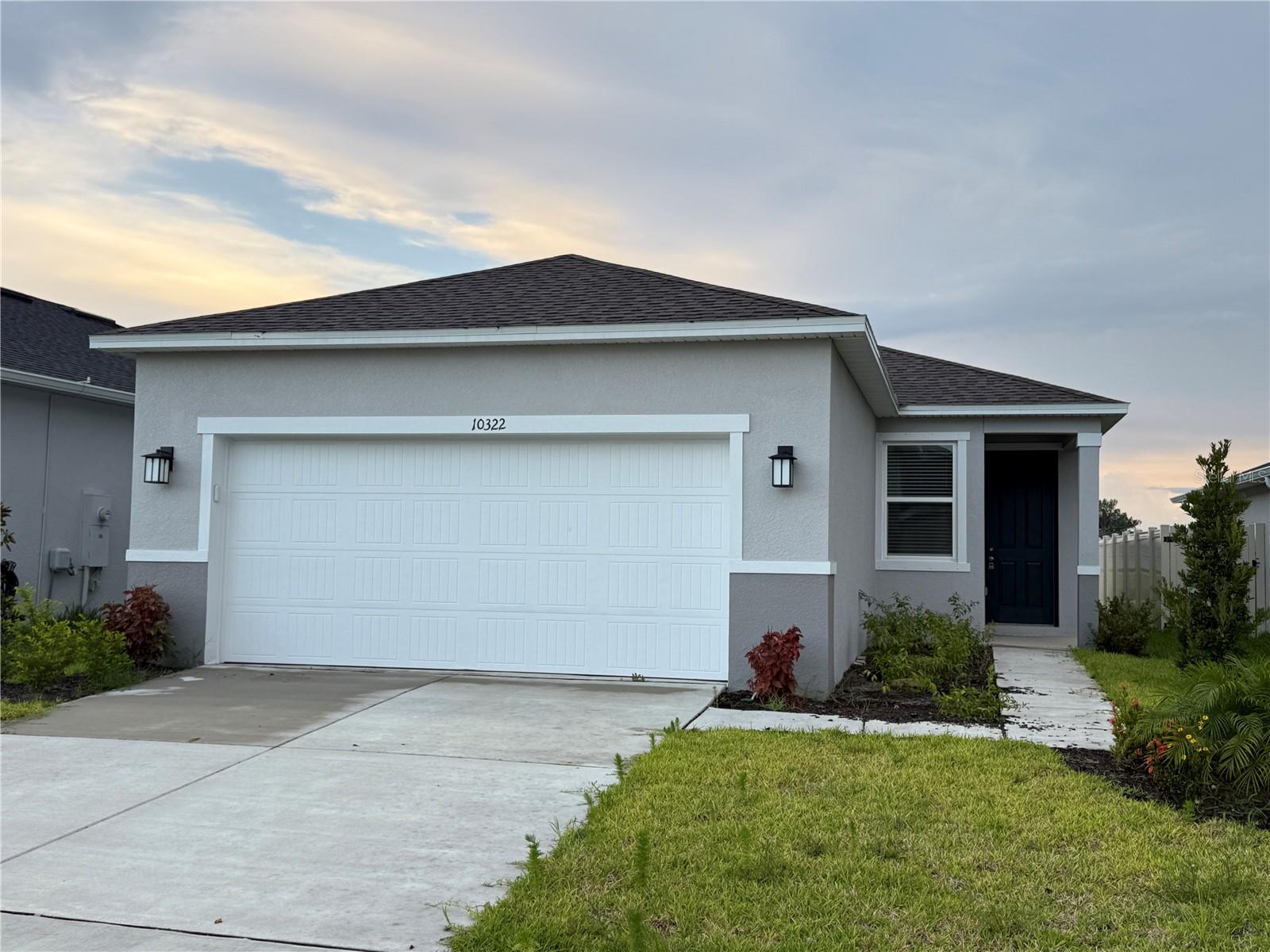 Image 2 of 16 For 10322 Star Flower Lane