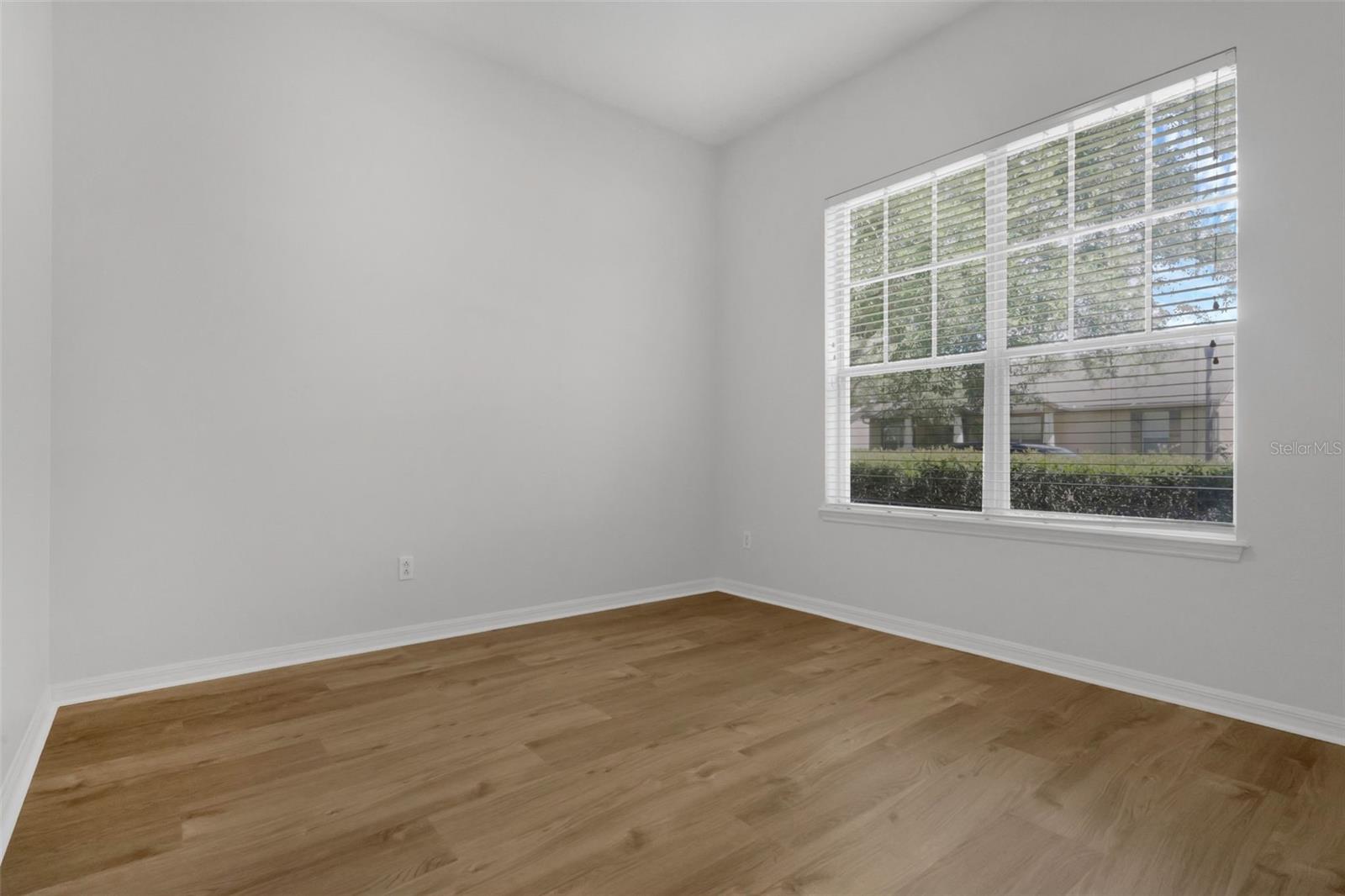 Image 20 of 28 For 12884 Penshurst Lane