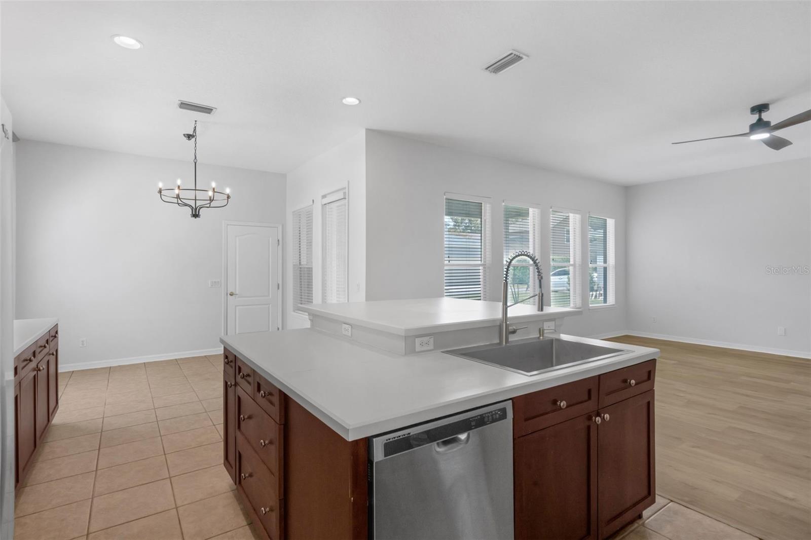 Image 7 of 28 For 12884 Penshurst Lane