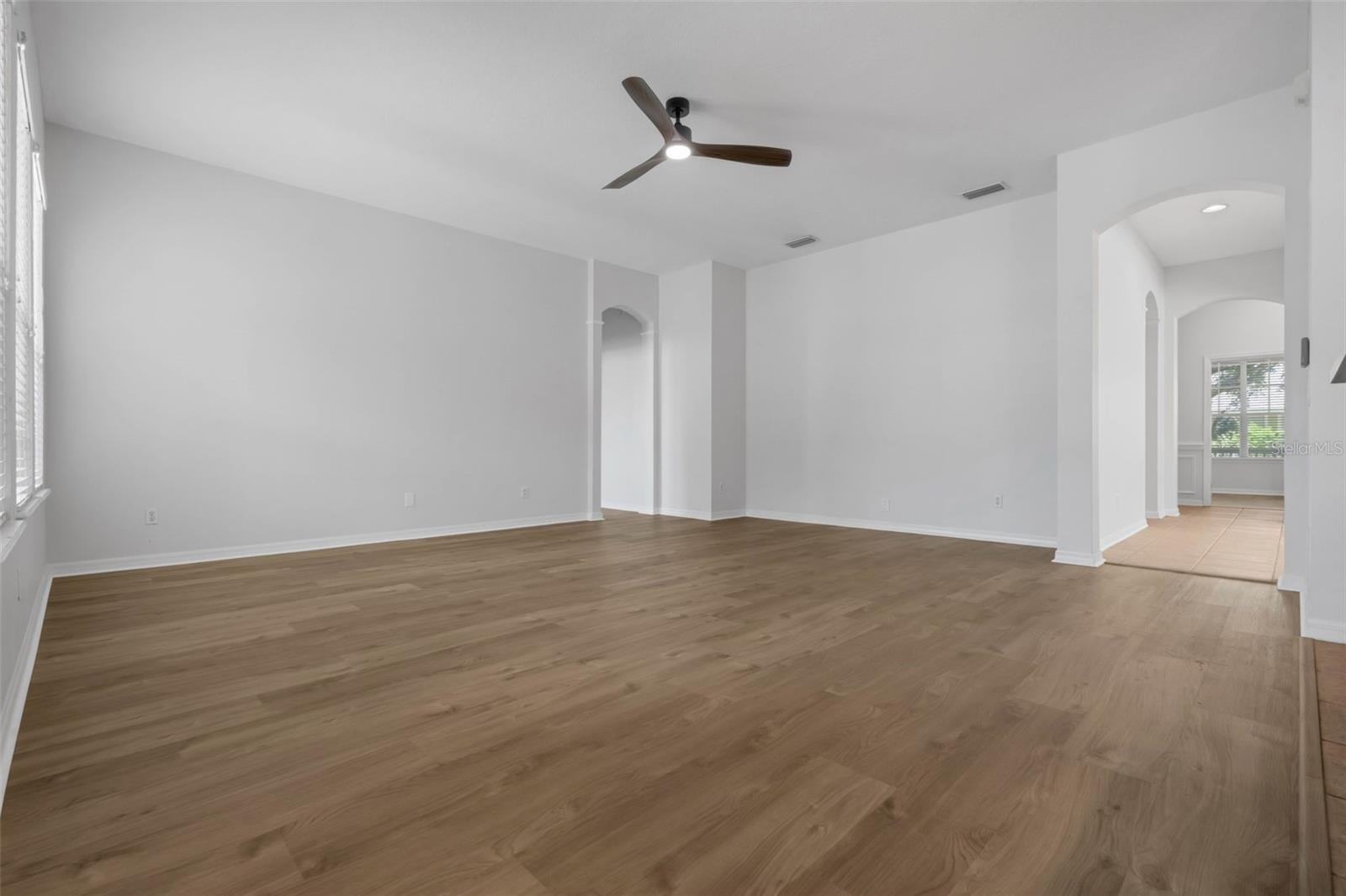 Image 9 of 28 For 12884 Penshurst Lane