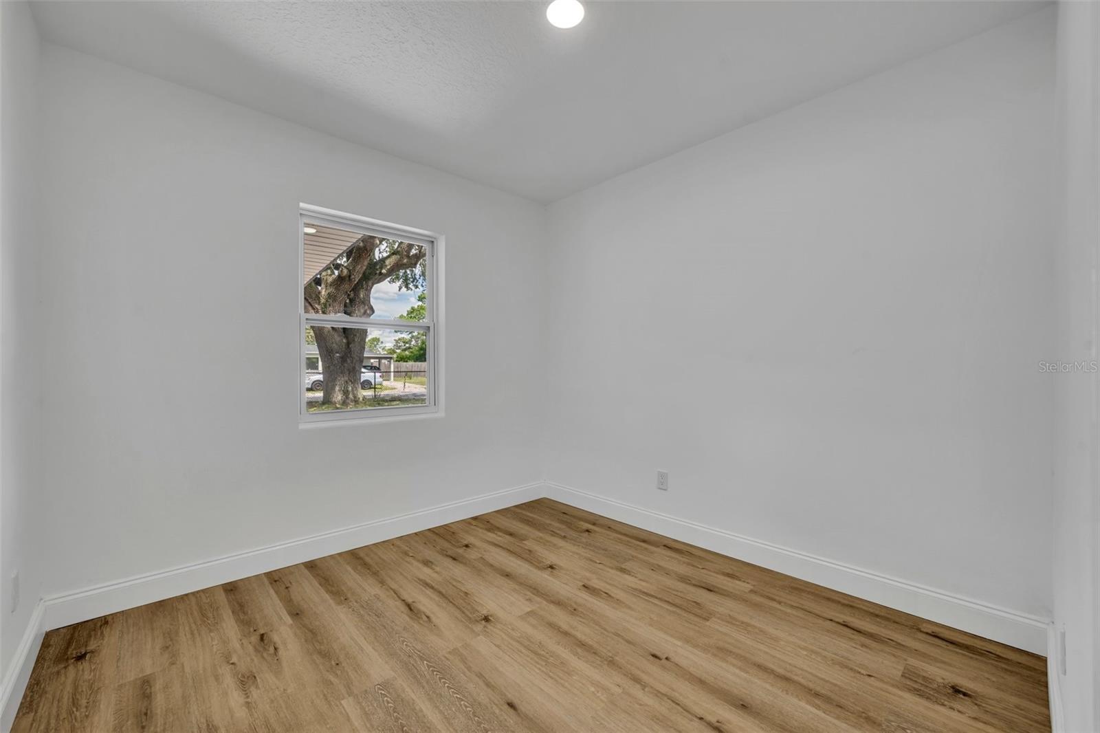 Image 19 of 29 For 7601 Aviano Avenue