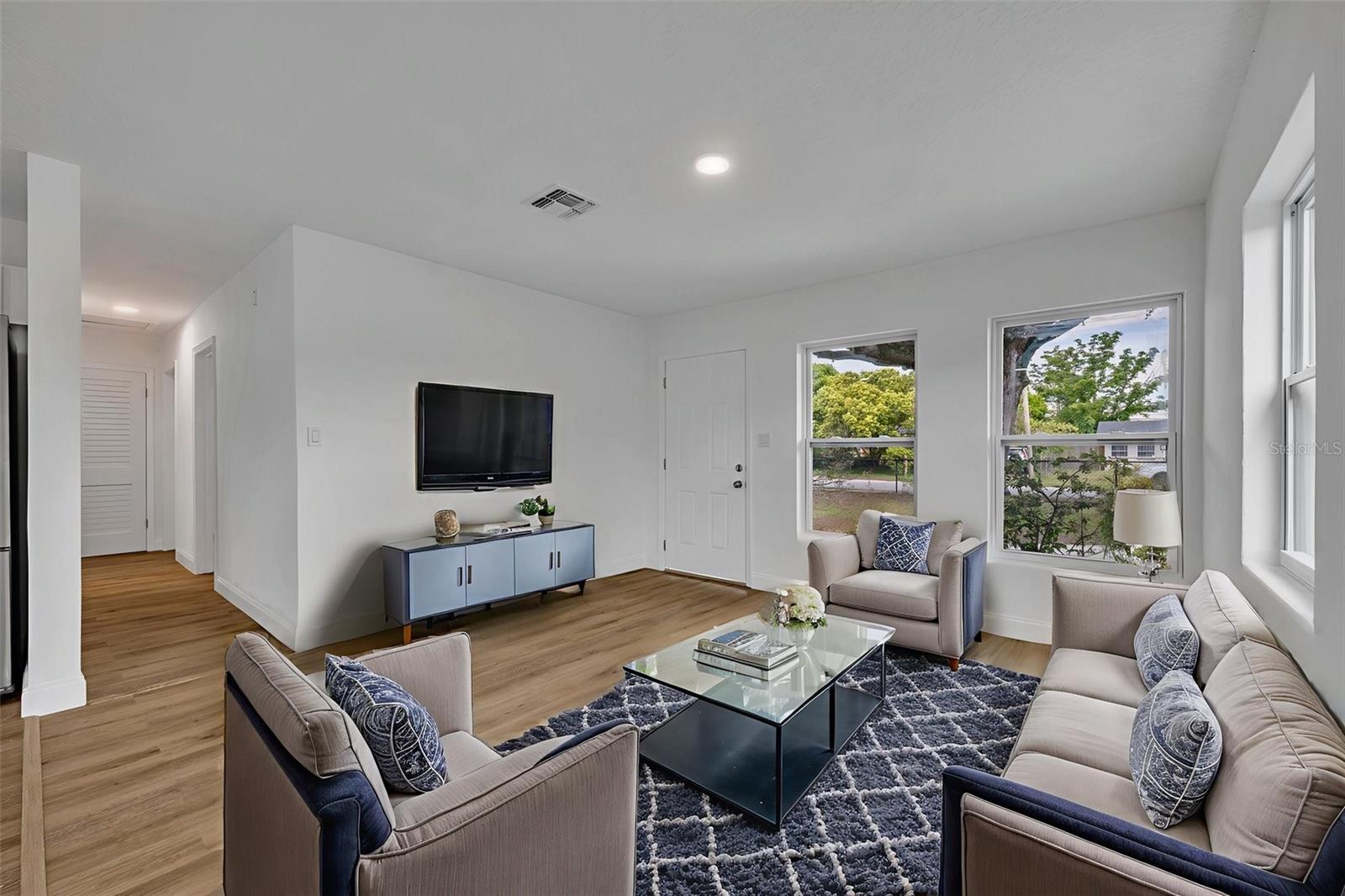 Image 5 of 29 For 7601 Aviano Avenue