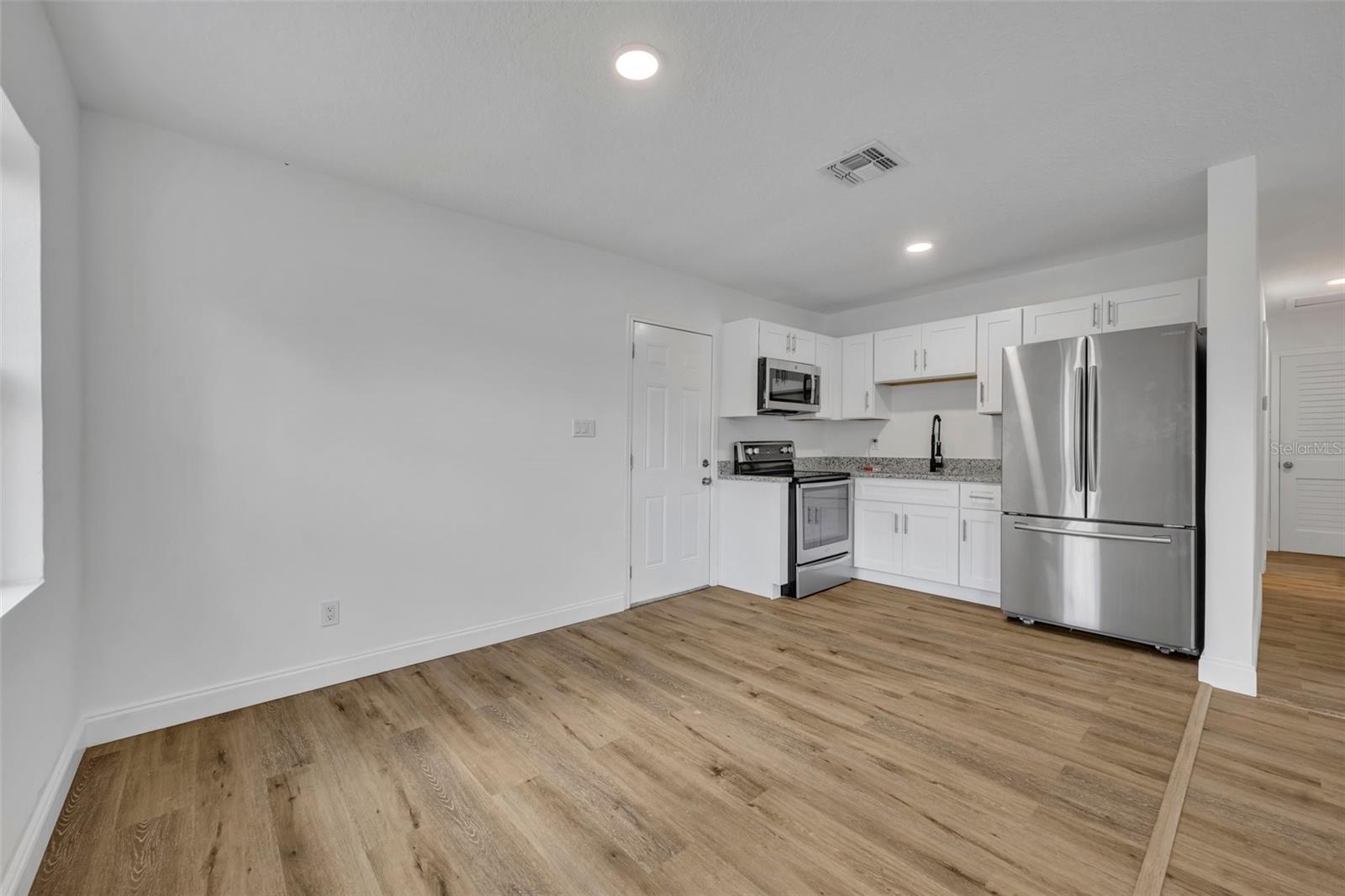 Image 7 of 29 For 7601 Aviano Avenue