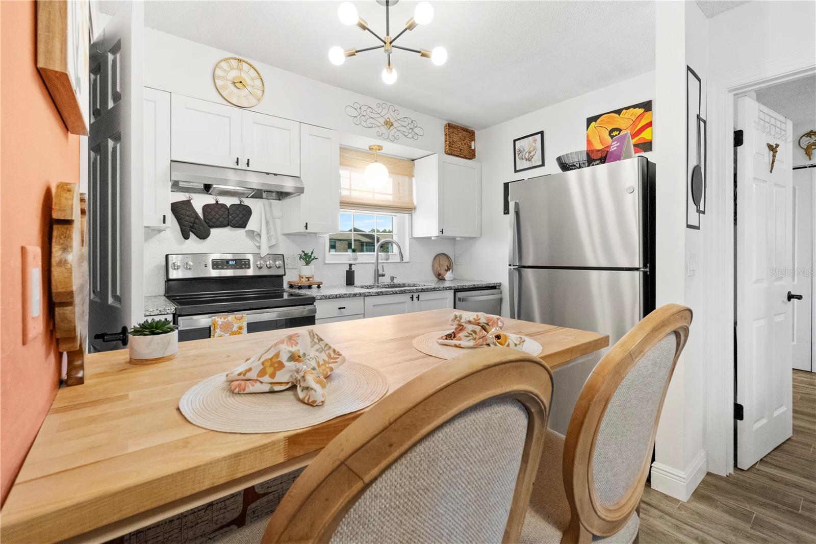 Image 10 of 23 For 1100 Caroline Street 204