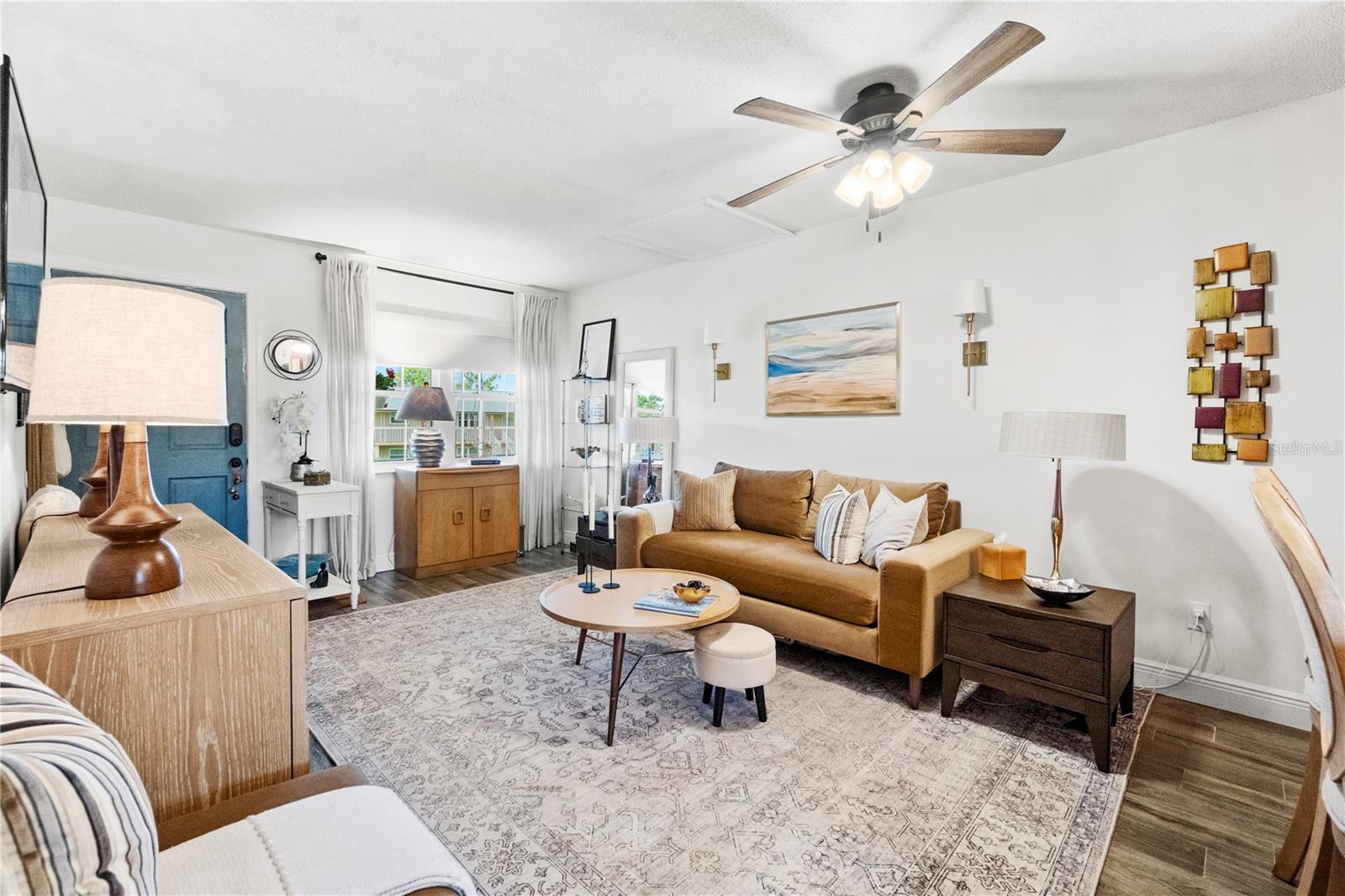 Image 4 of 23 For 1100 Caroline Street 204