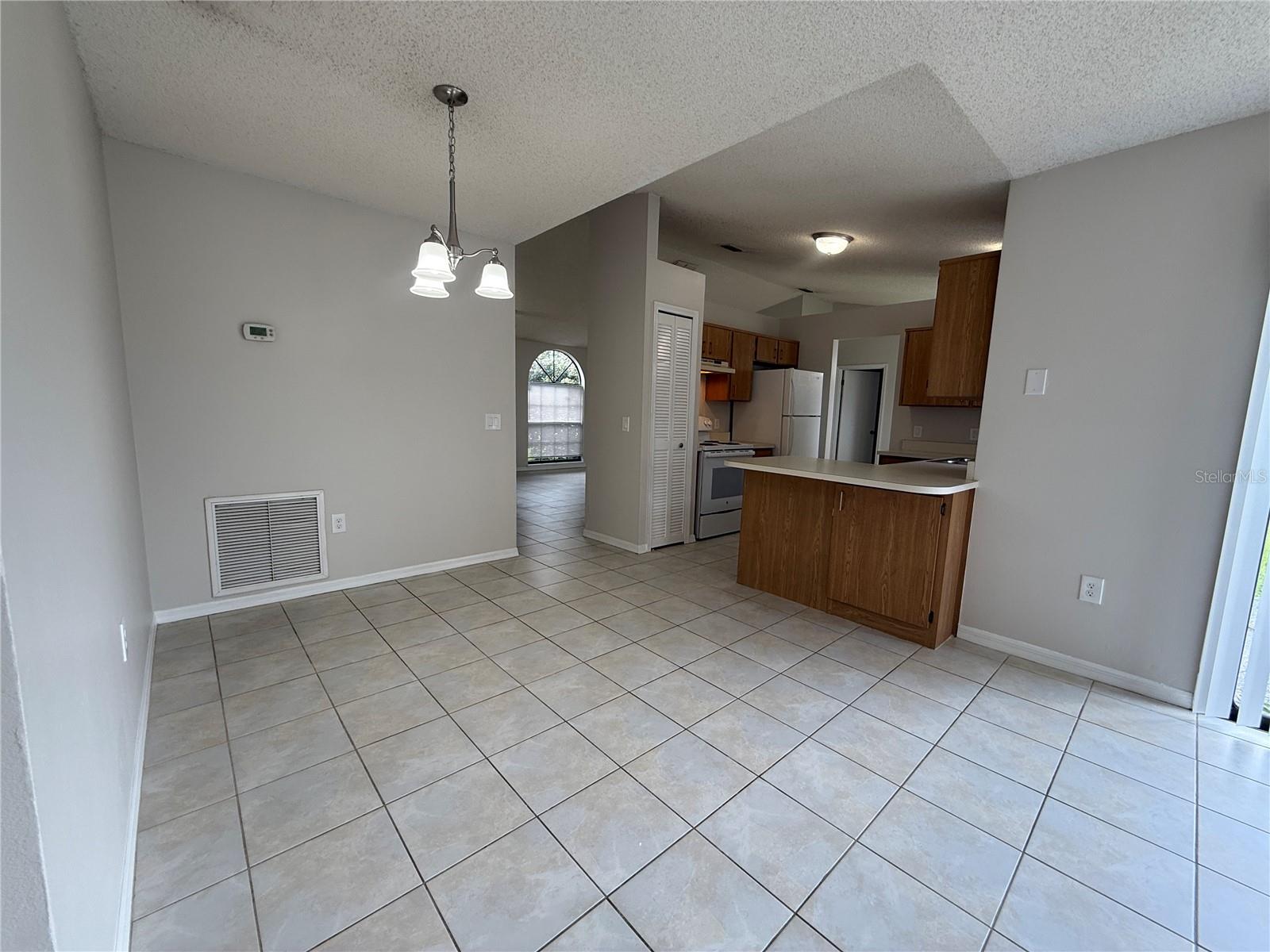 Image 3 of 12 For 2396 Ainsworth Avenue