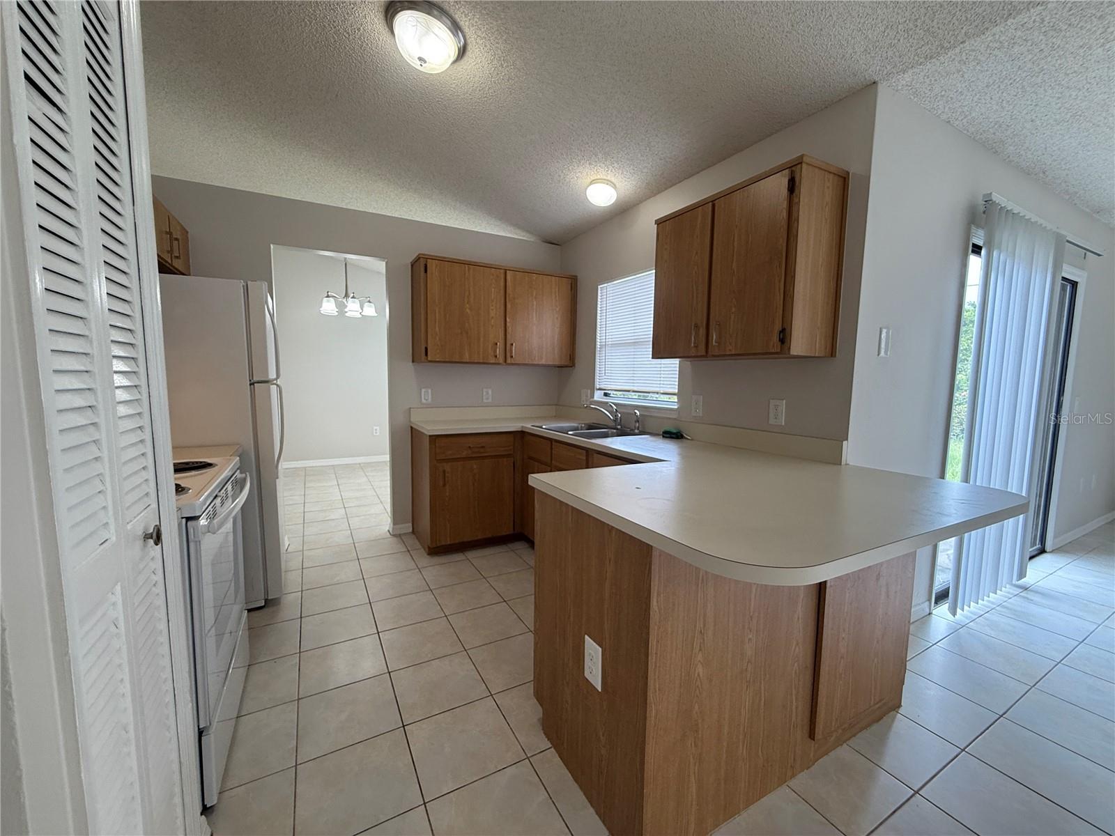 Image 4 of 12 For 2396 Ainsworth Avenue