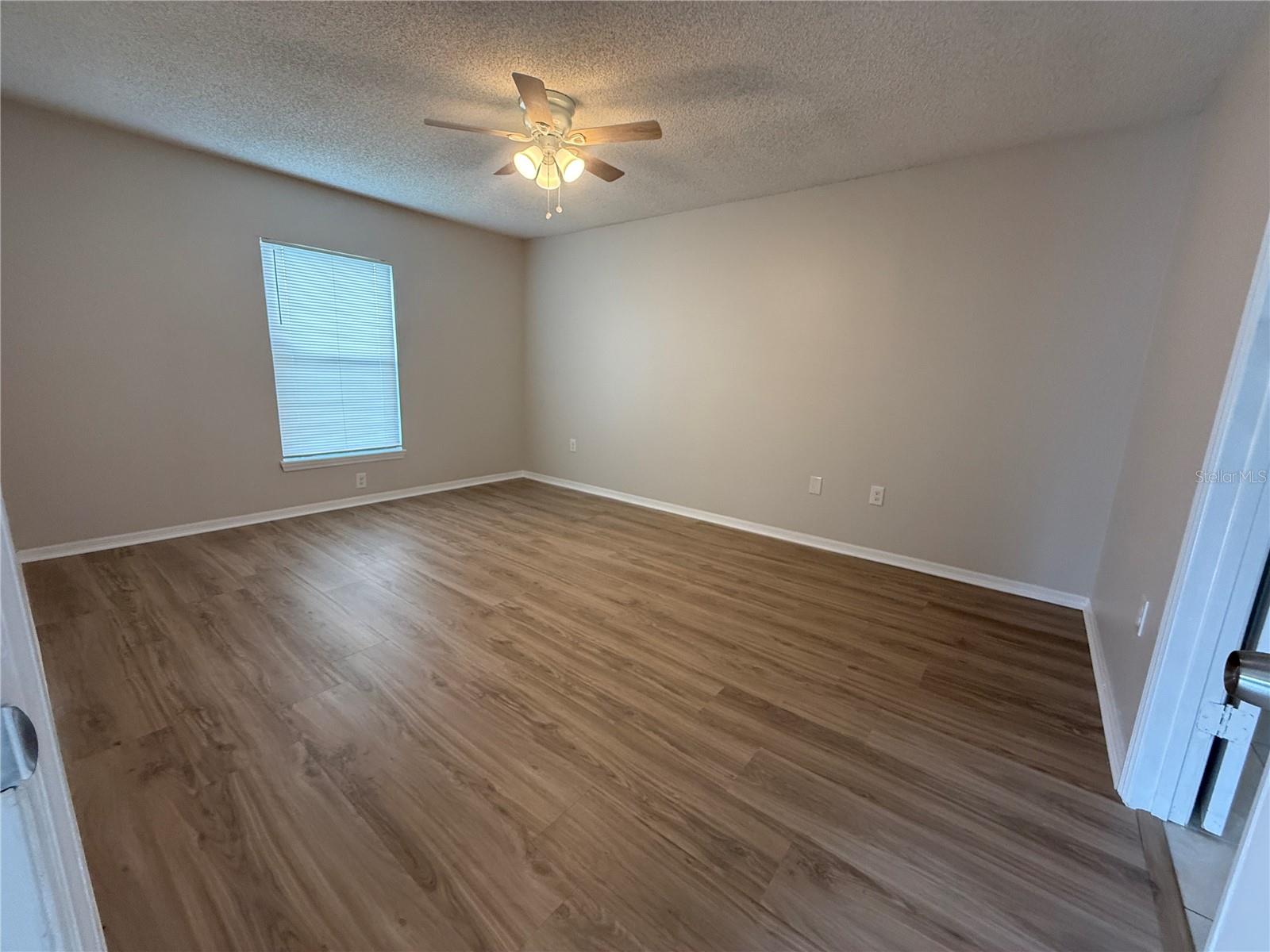 Image 6 of 12 For 2396 Ainsworth Avenue