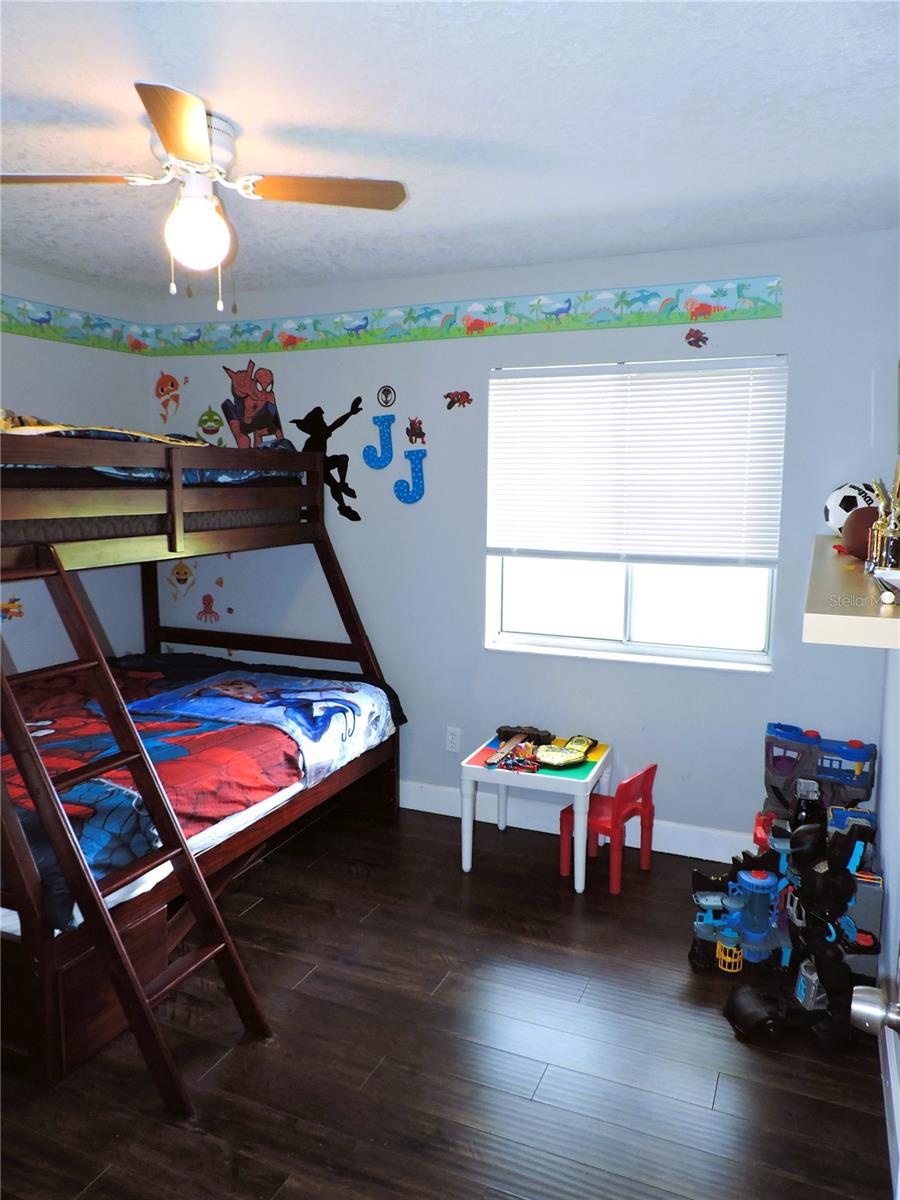 Image 14 of 28 For 1361 Sterling Oaks Drive