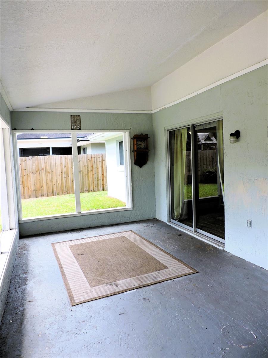 Image 21 of 28 For 1361 Sterling Oaks Drive