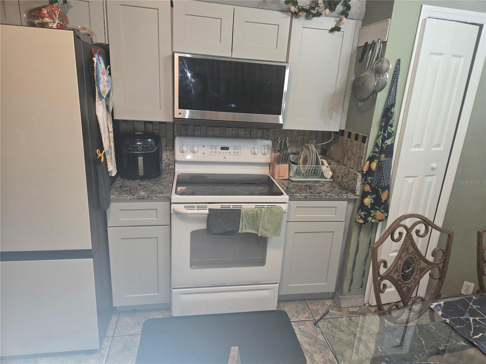 Image 6 of 15 For 679 Midori Street