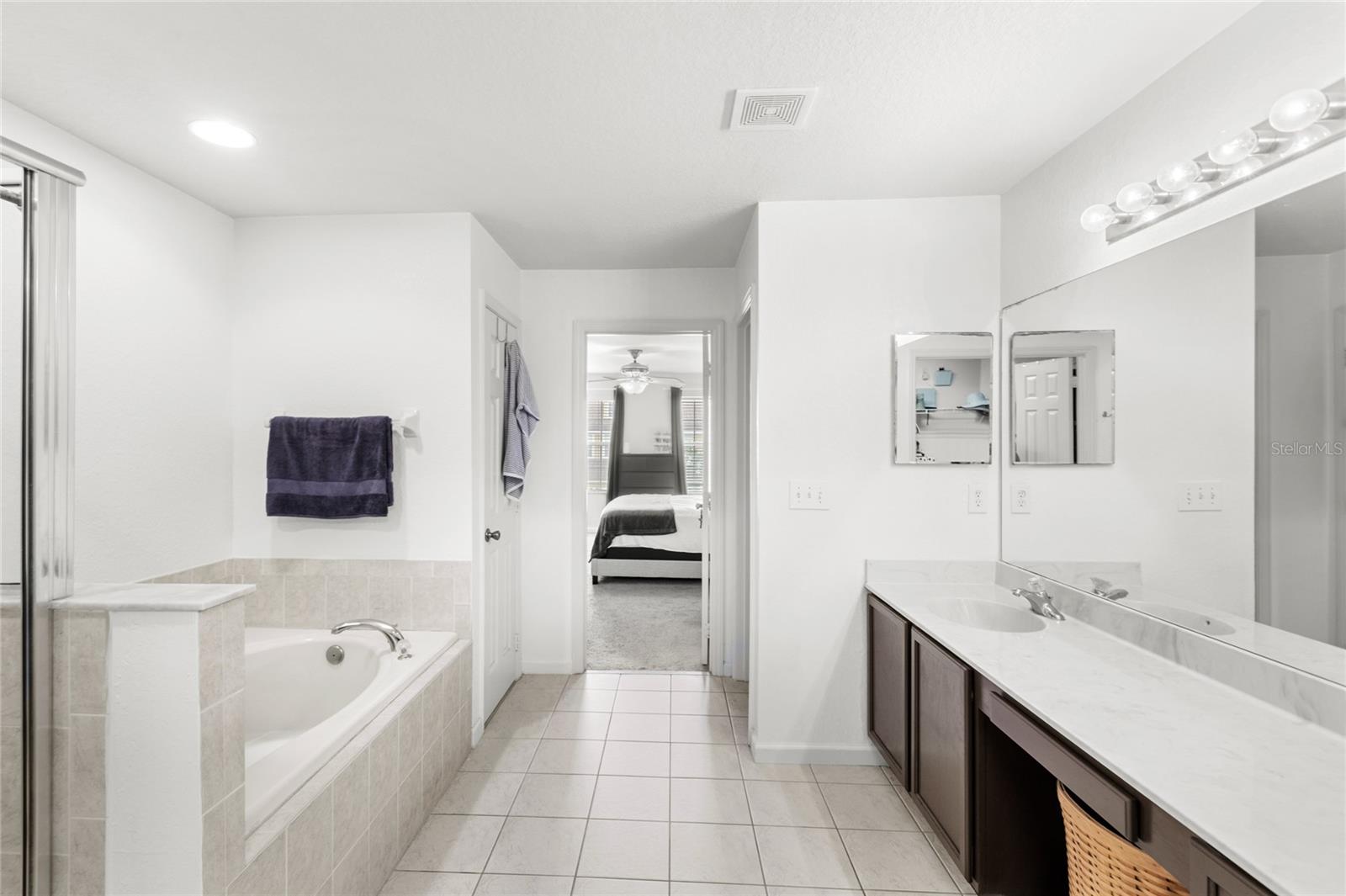 Image 23 of 34 For 3055 Ashland Lane N