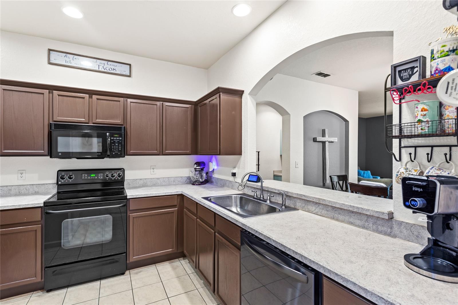 Image 7 of 34 For 3055 Ashland Lane N
