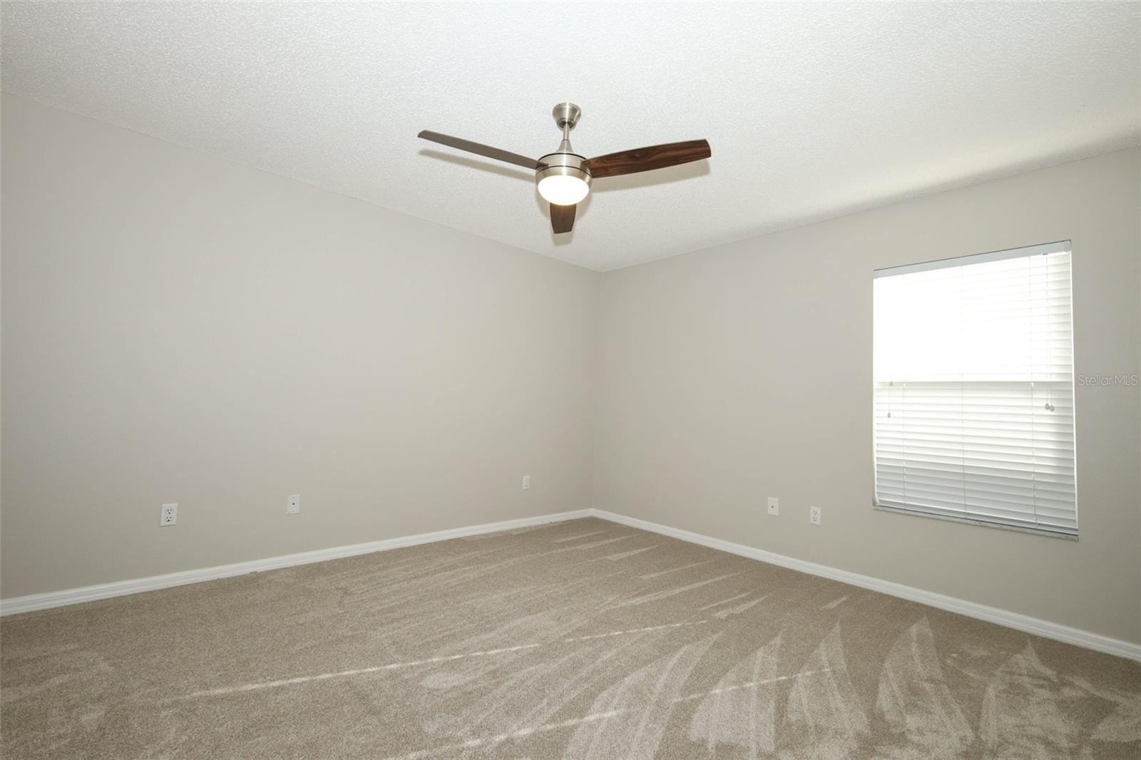 Image 16 of 73 For 14130 Leicester Lane