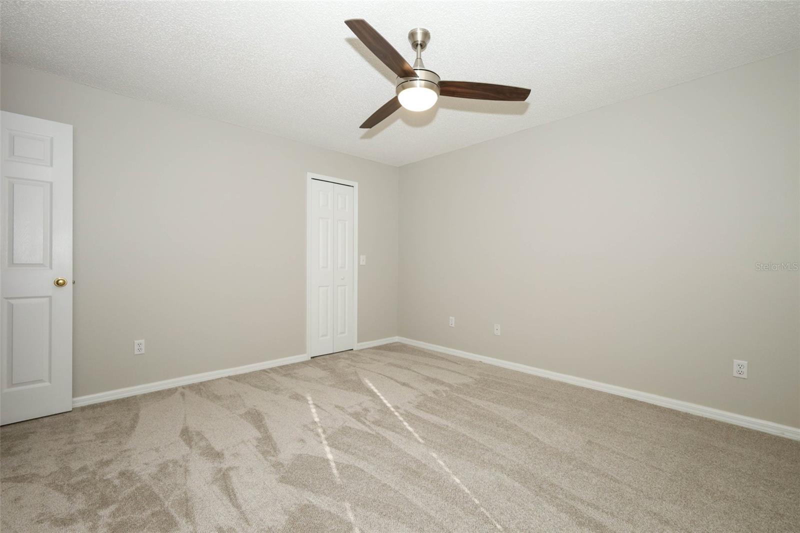 Image 17 of 73 For 14130 Leicester Lane
