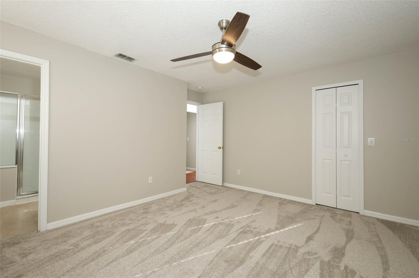 Image 19 of 73 For 14130 Leicester Lane
