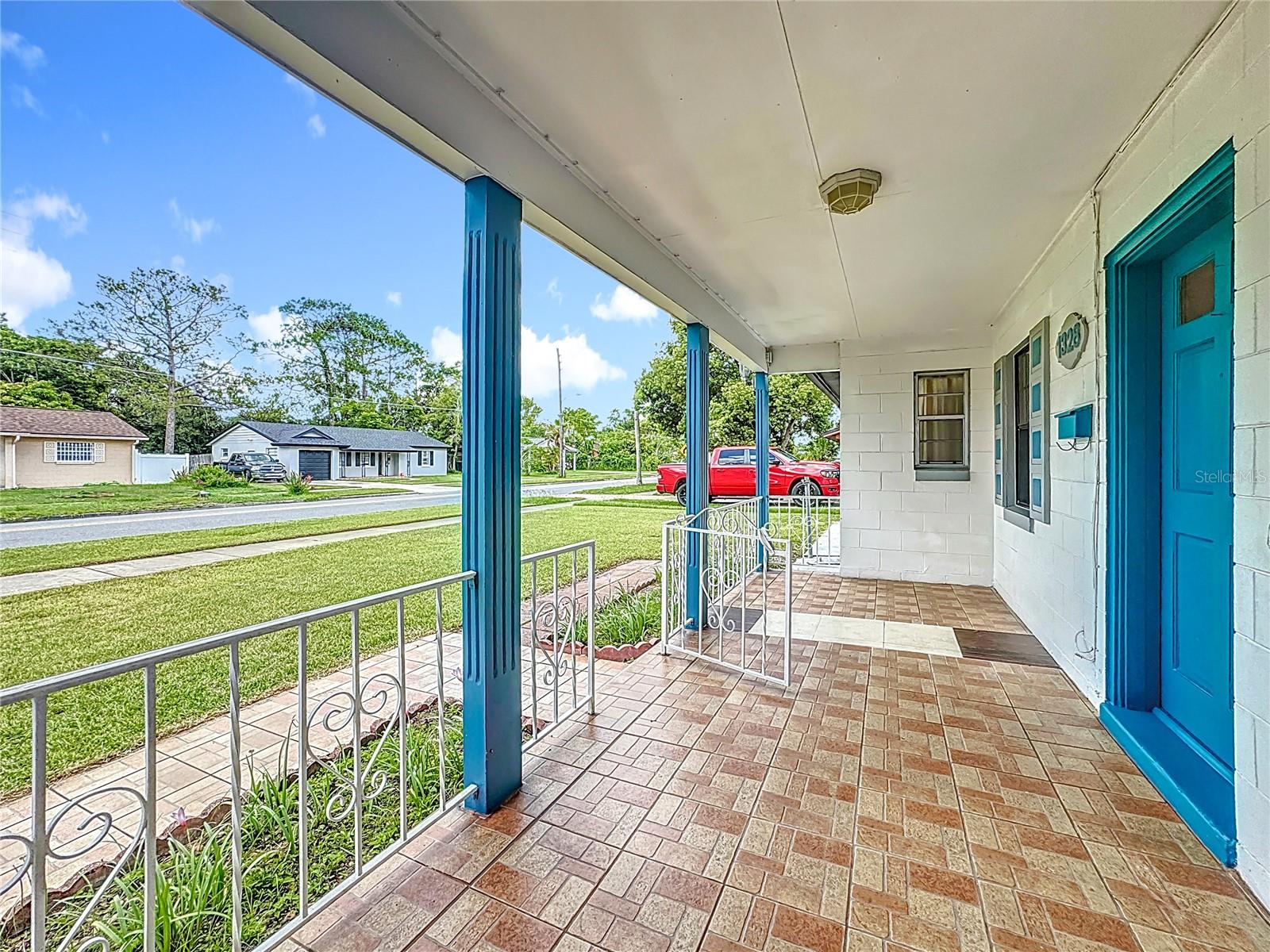 Image 4 of 20 For 1328 Oxalis Avenue
