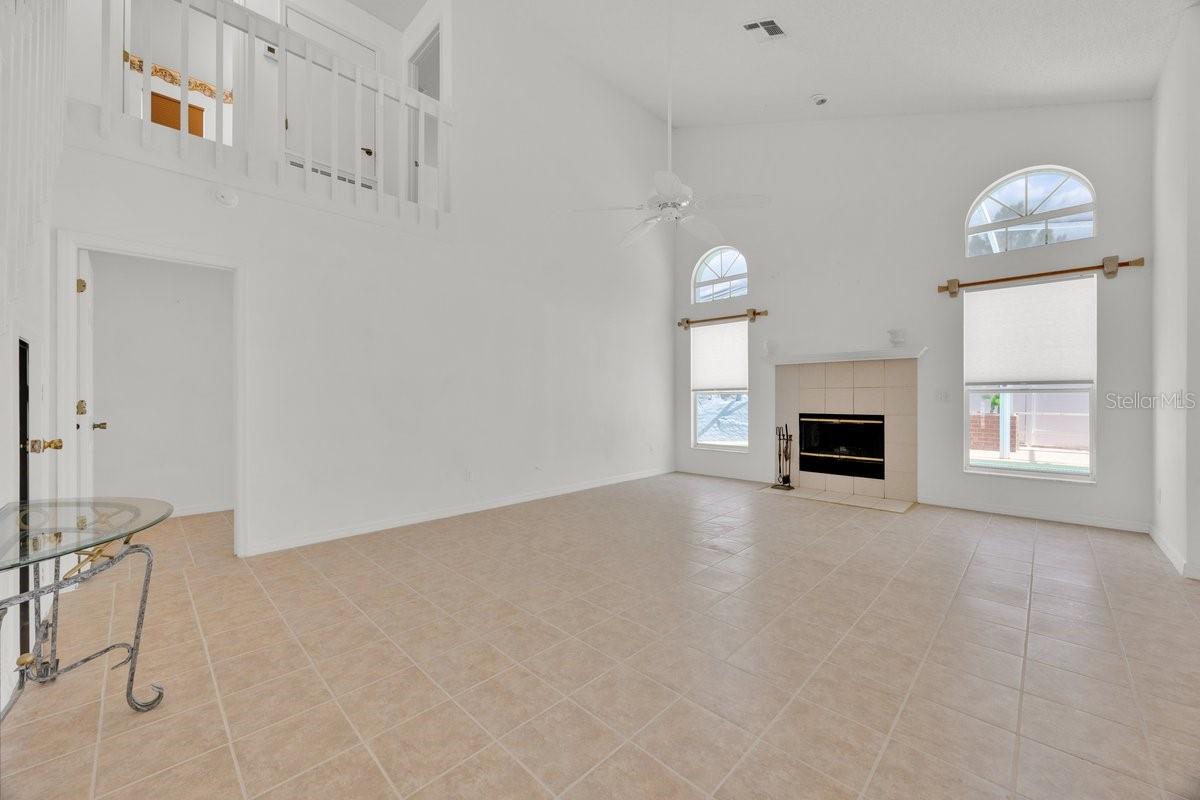Image 8 of 26 For 642 Riggs Circle