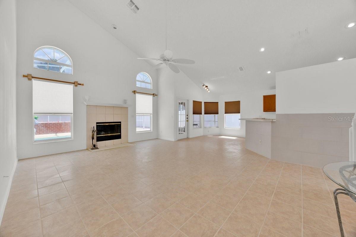 Image 9 of 26 For 642 Riggs Circle
