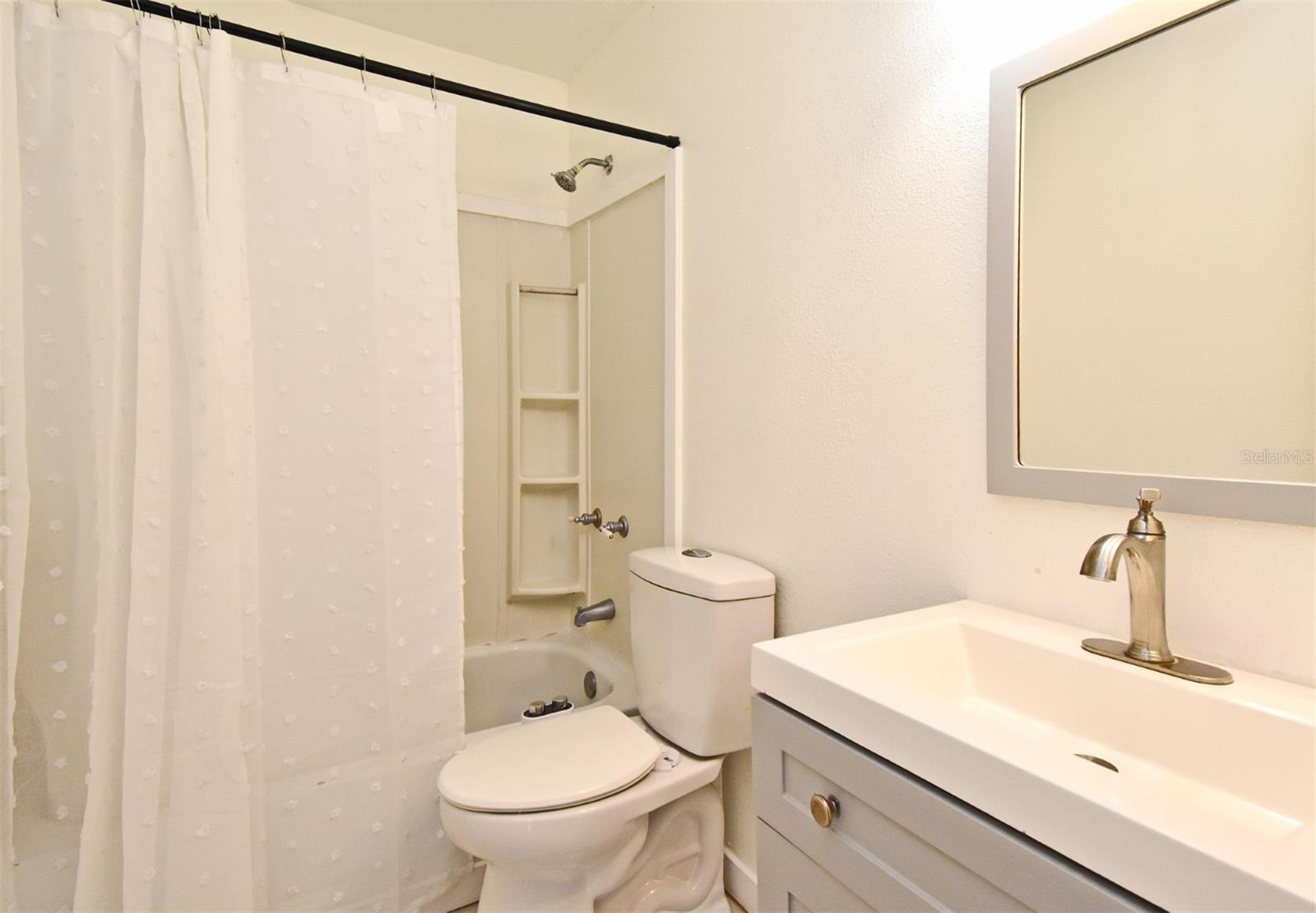 Image 82 of 97 For 233 Hudson Street