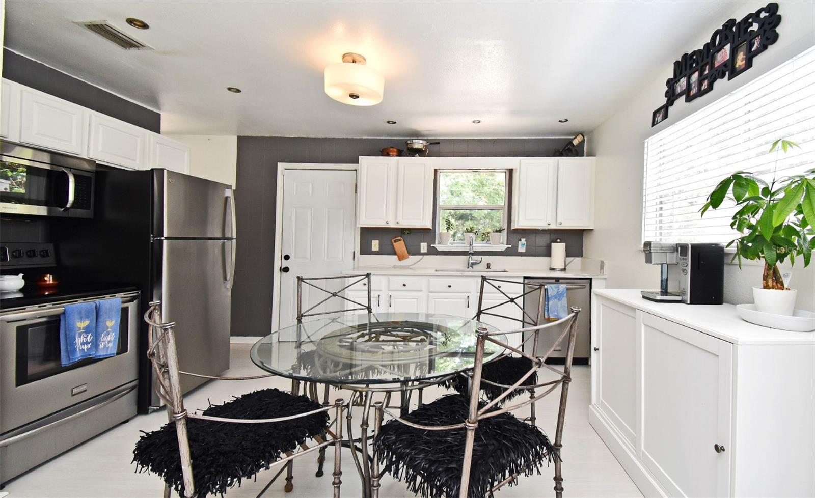 Image 90 of 97 For 233 Hudson Street