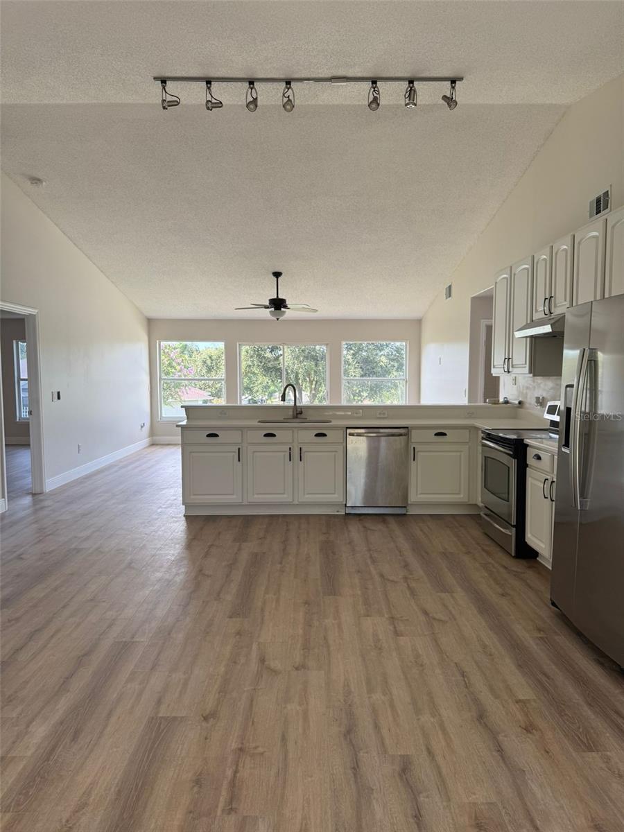 Image 11 of 16 For 11644 Pineloch Loop