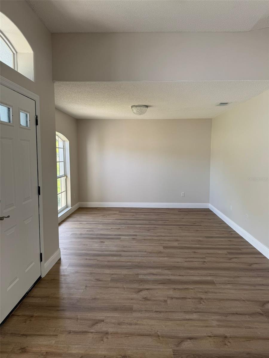 Image 8 of 16 For 11644 Pineloch Loop