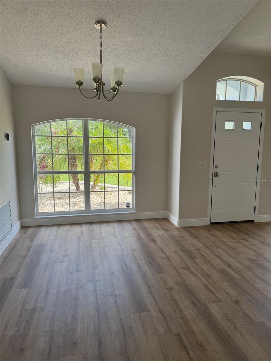 Image 9 of 16 For 11644 Pineloch Loop