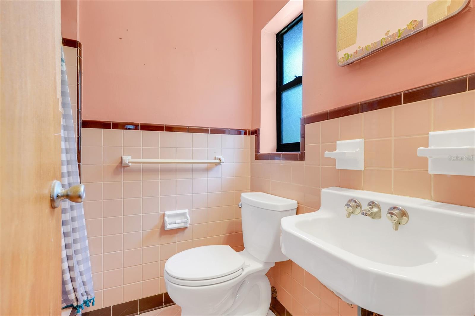 Image 16 of 32 For 1315 Esther Street