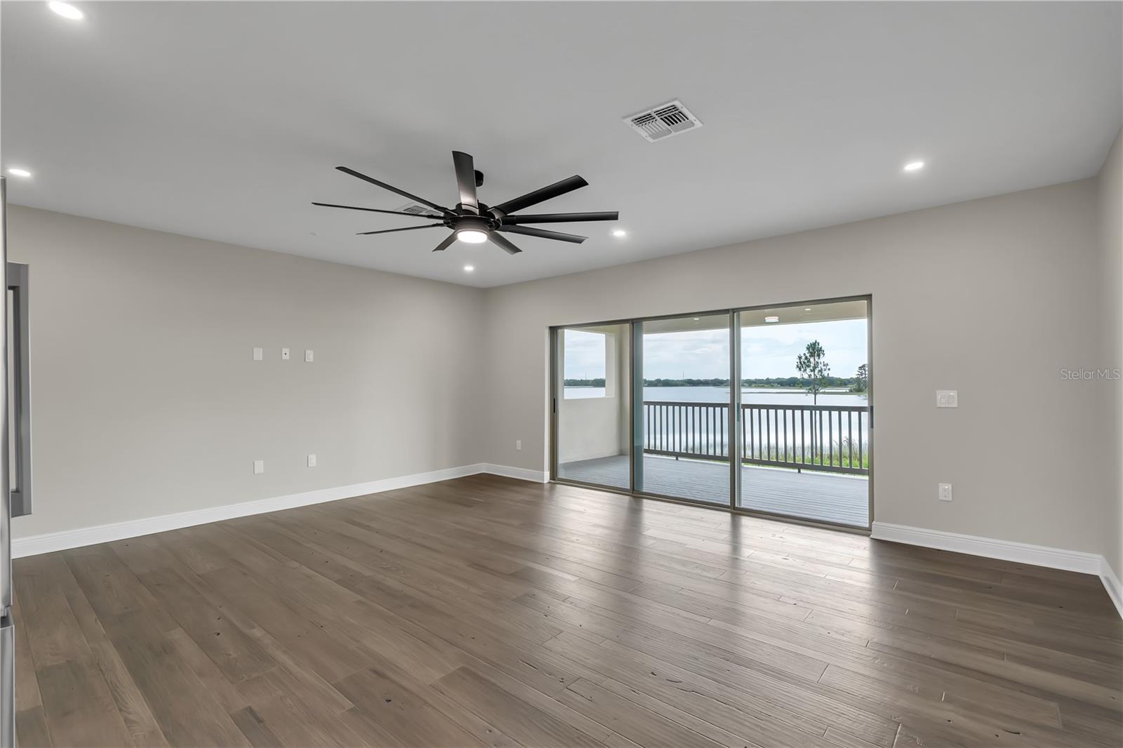Image 23 of 34 For 10117 Atwater Bay Drive