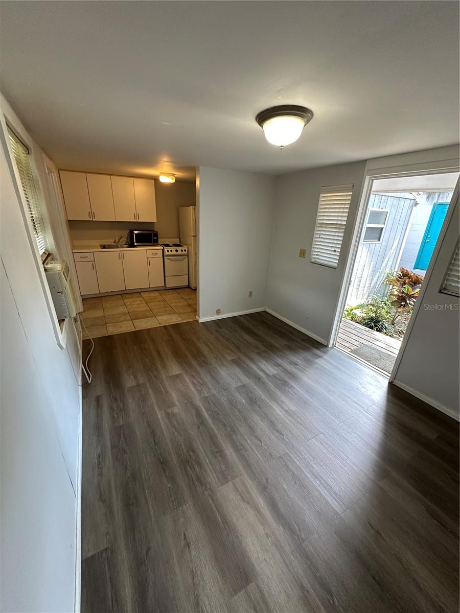 Image 5 of 8 For 1233 Virginia Drive