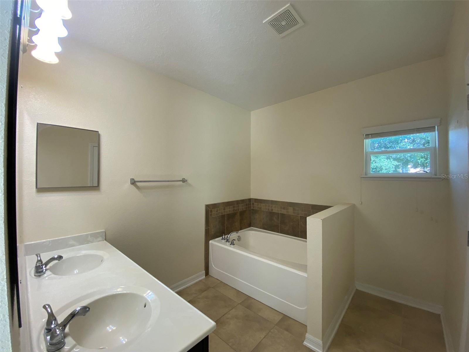 Image 20 of 29 For 2851 Moonstone Bend