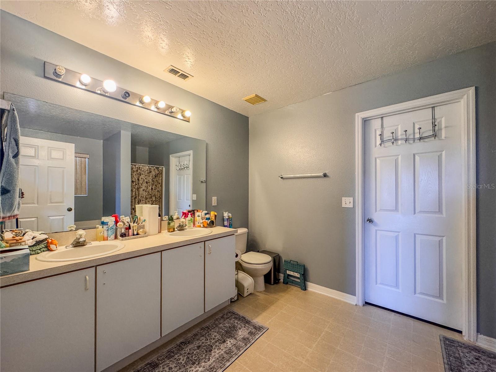 Image 16 of 41 For 1219 Kempton Chase Parkway