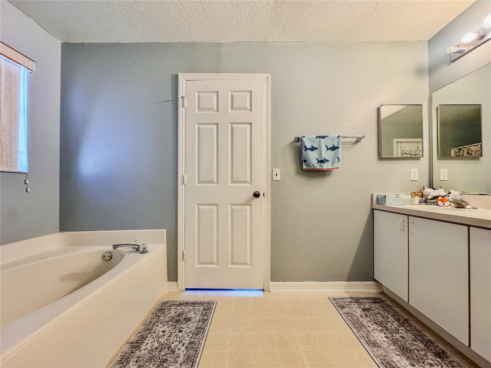 Image 17 of 41 For 1219 Kempton Chase Parkway