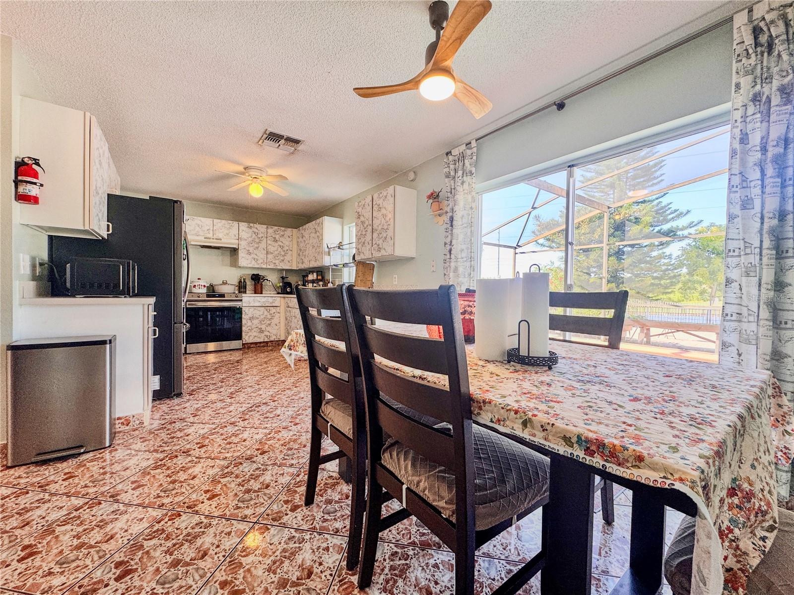 Image 5 of 41 For 1219 Kempton Chase Parkway