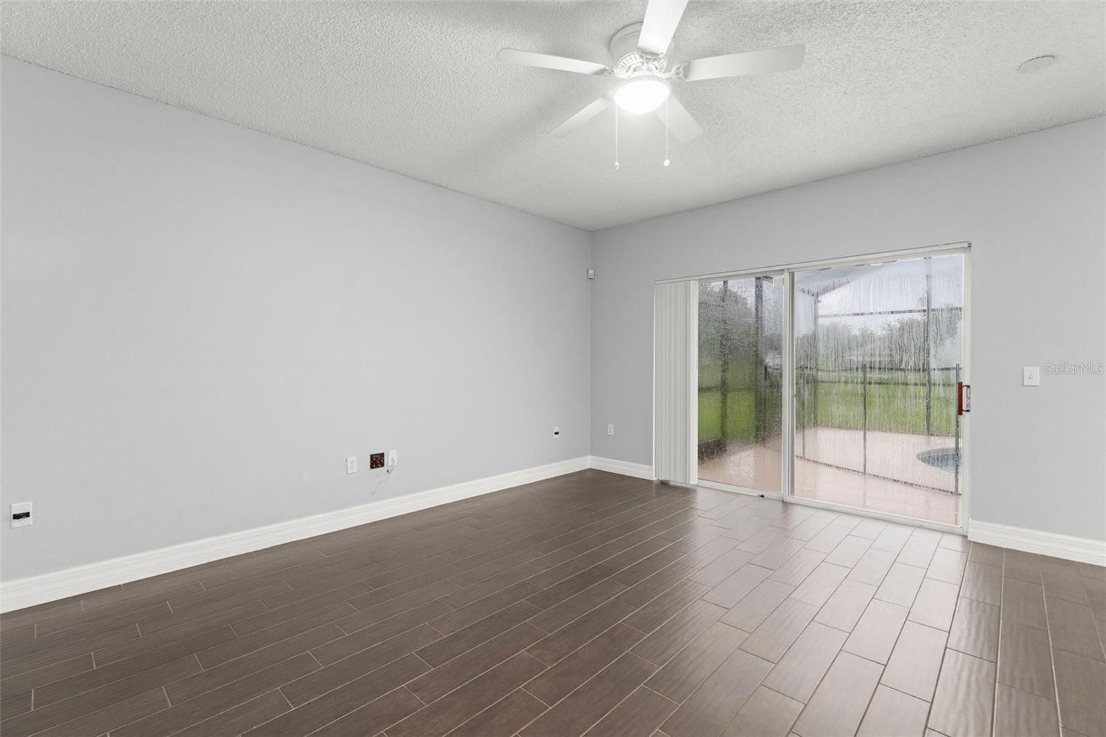 Image 14 of 39 For 605 Elbridge Drive