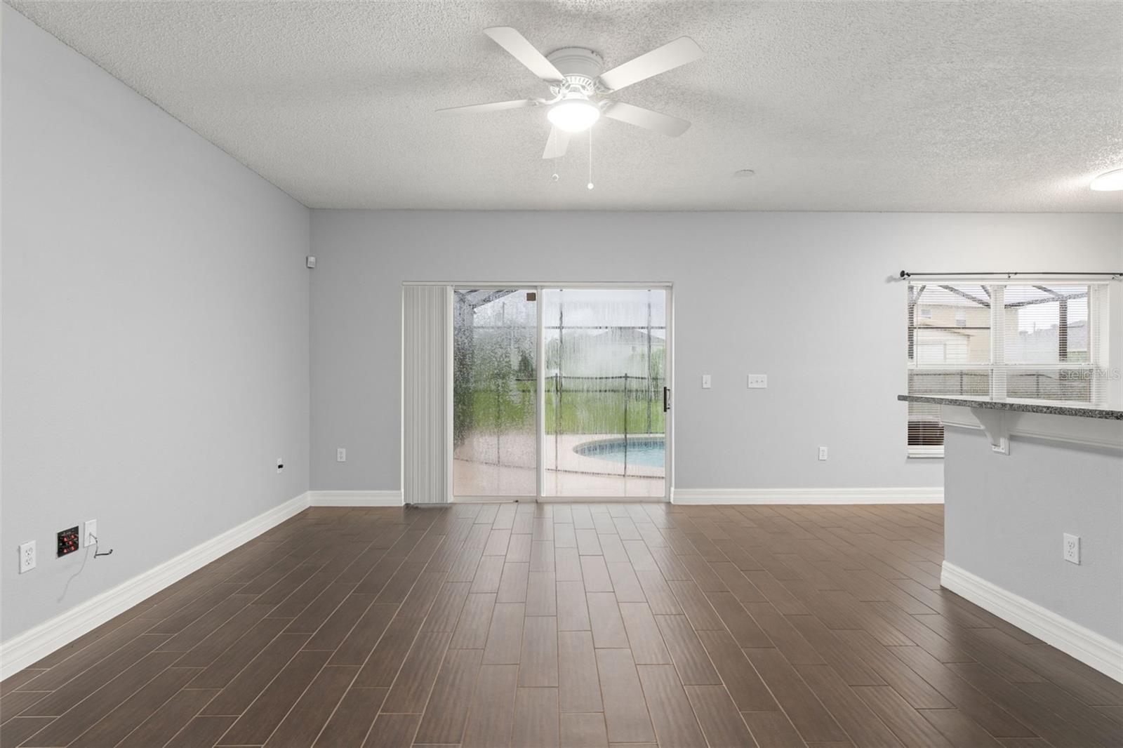 Image 15 of 39 For 605 Elbridge Drive