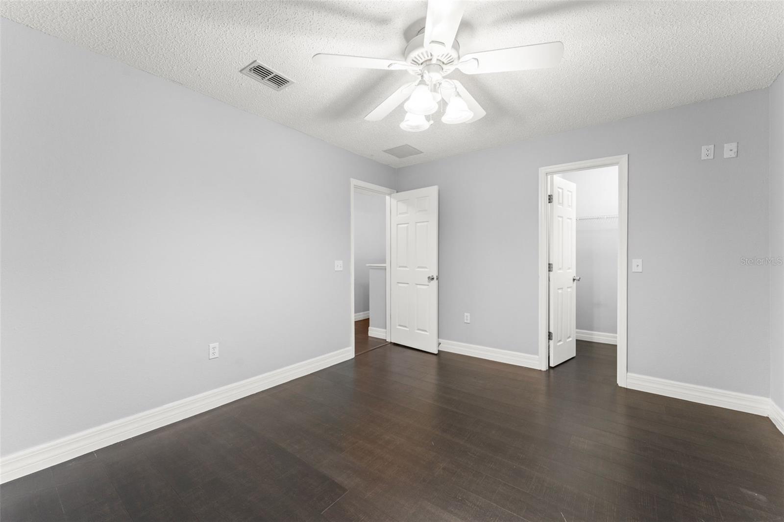 Image 22 of 39 For 605 Elbridge Drive