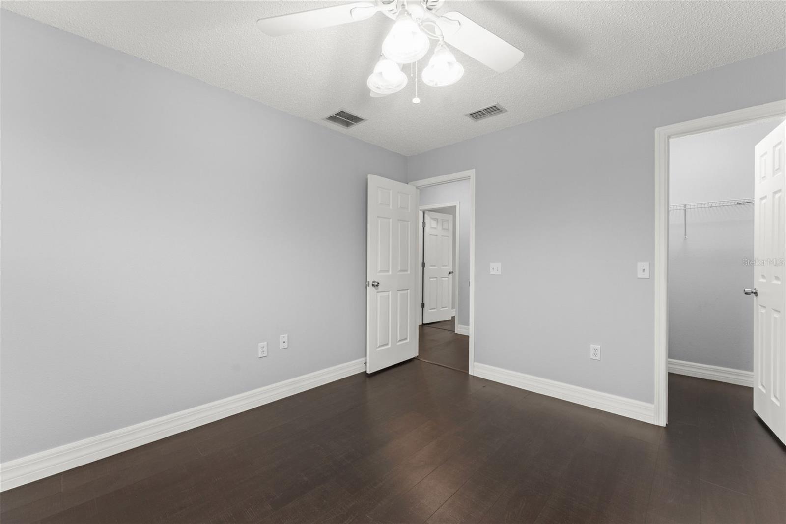Image 24 of 39 For 605 Elbridge Drive